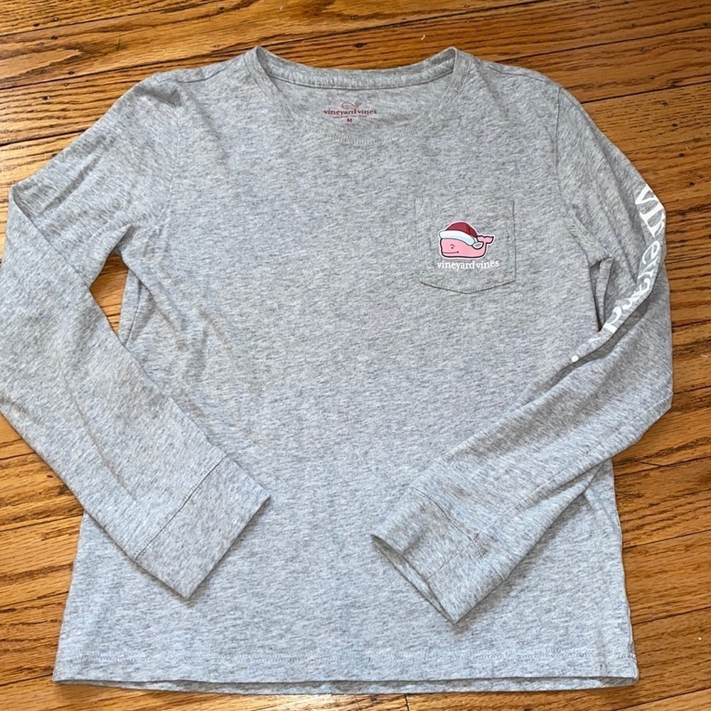Vineyard vines size 10 gray long sleeve Santa hat shirt